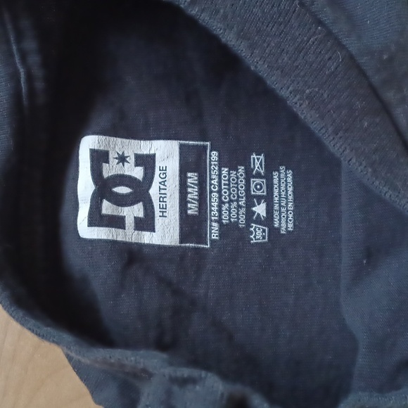 DC shoes black t-shirt - Picture 3 of 3